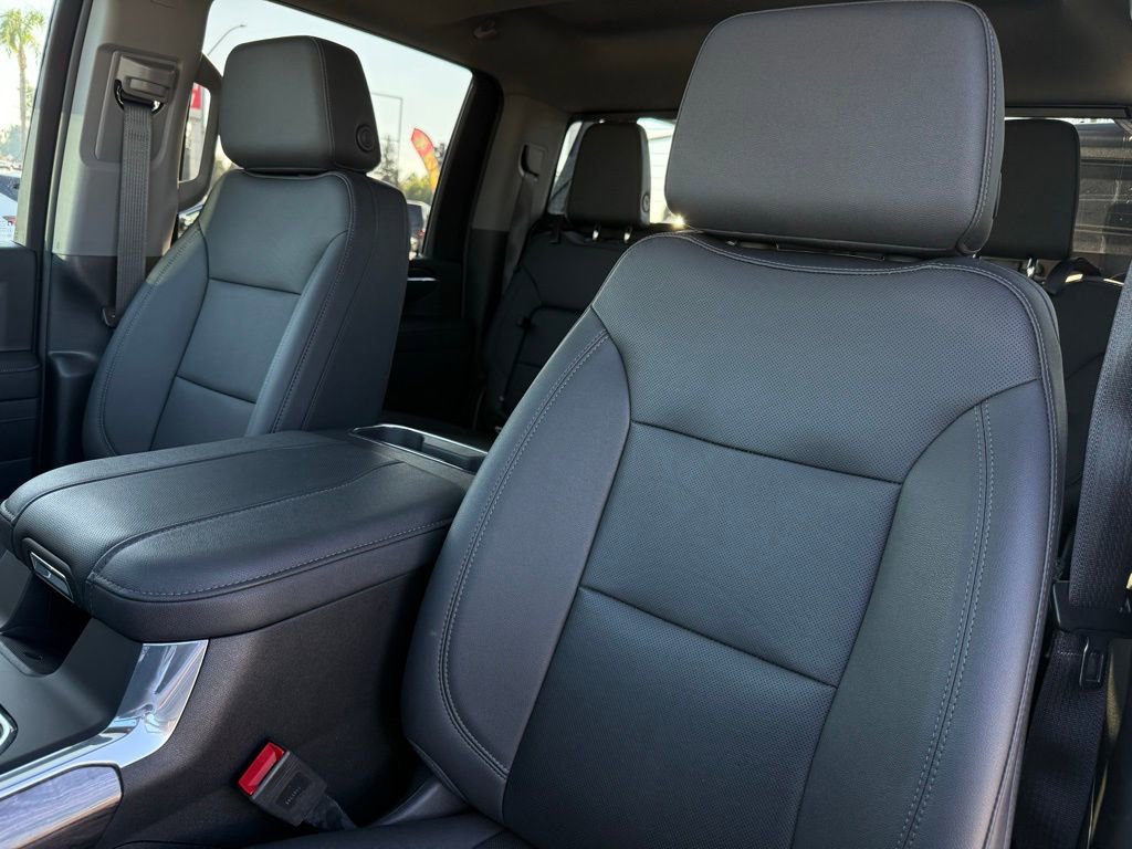 Used 2024 Chevrolet Silverado 2500 LTZ w/ LTZ Convenience Package image 16