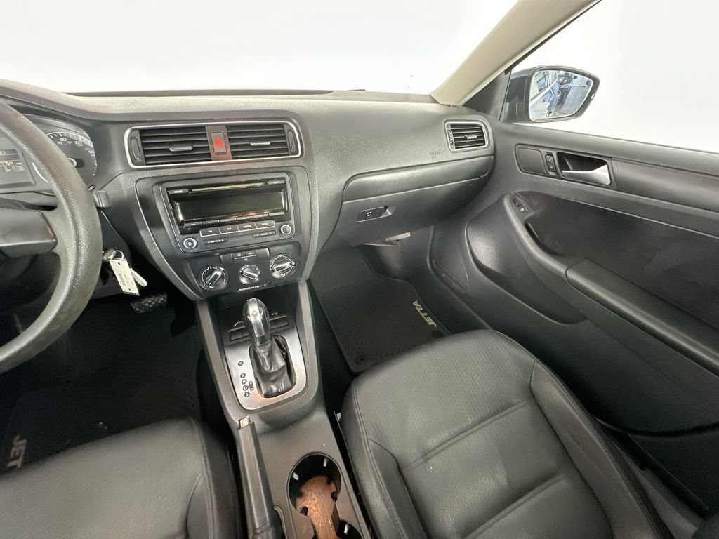 Used 2012 Volkswagen Jetta SE FWD image 11