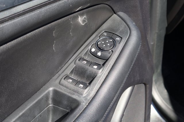 Used 2019 Ford Edge SE image 11