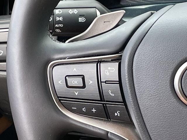 Used 2025 Lexus ES 350 Ultra Luxury w/ Accessory Package (Z2) image 12