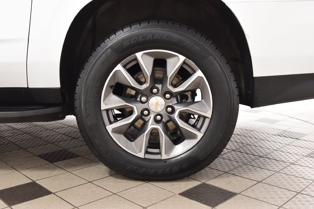Used 2024 Chevrolet Suburban LT w/ LT Signature Package AWD/4WD image 27