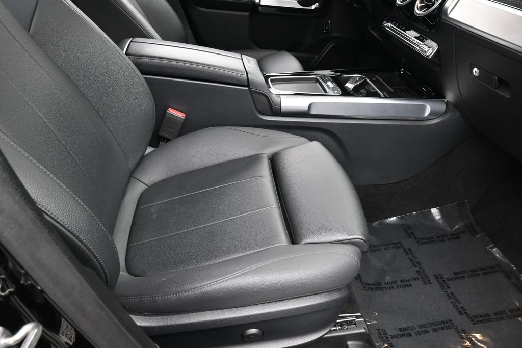Used 2025 Mercedes-Benz GLB 250 image 43