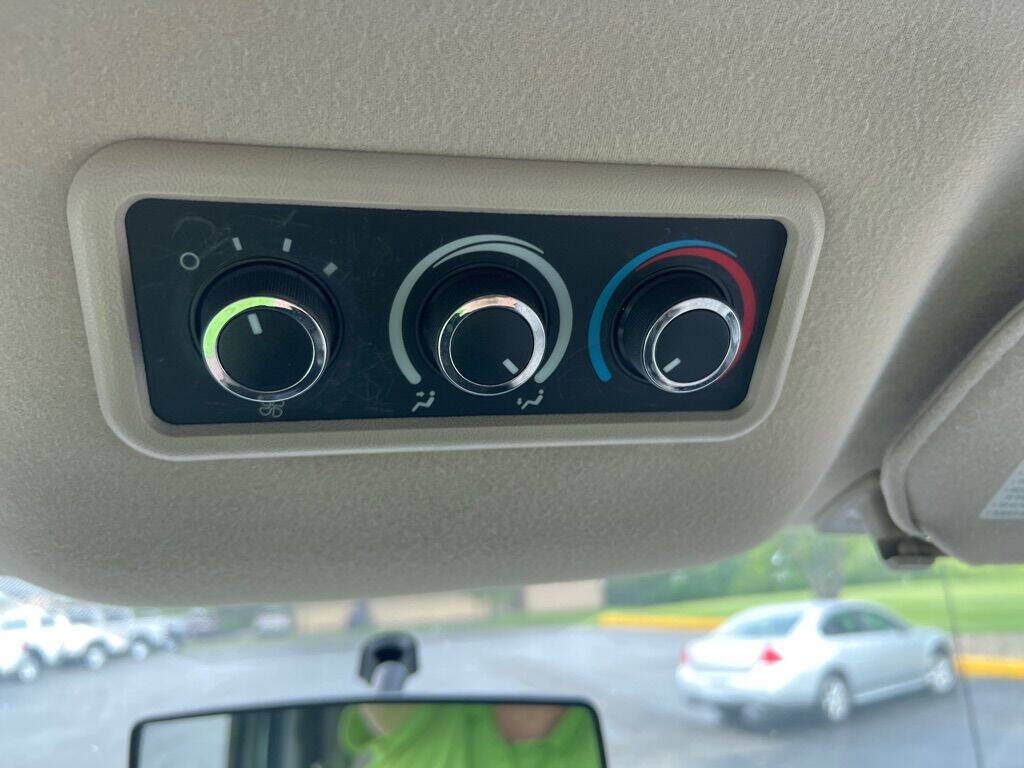 Used 2015 Chevrolet Express 3500 LT w/ LT Preferred Equipment Group RWD image 21