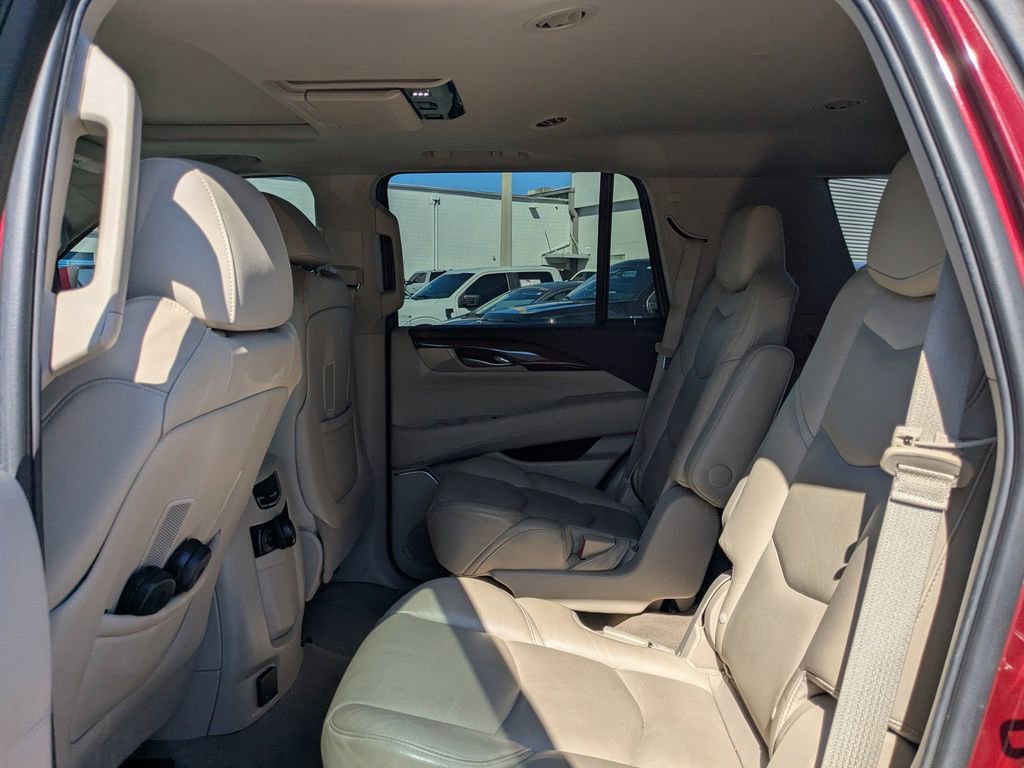 Used 2017 Cadillac Escalade Luxury image 11