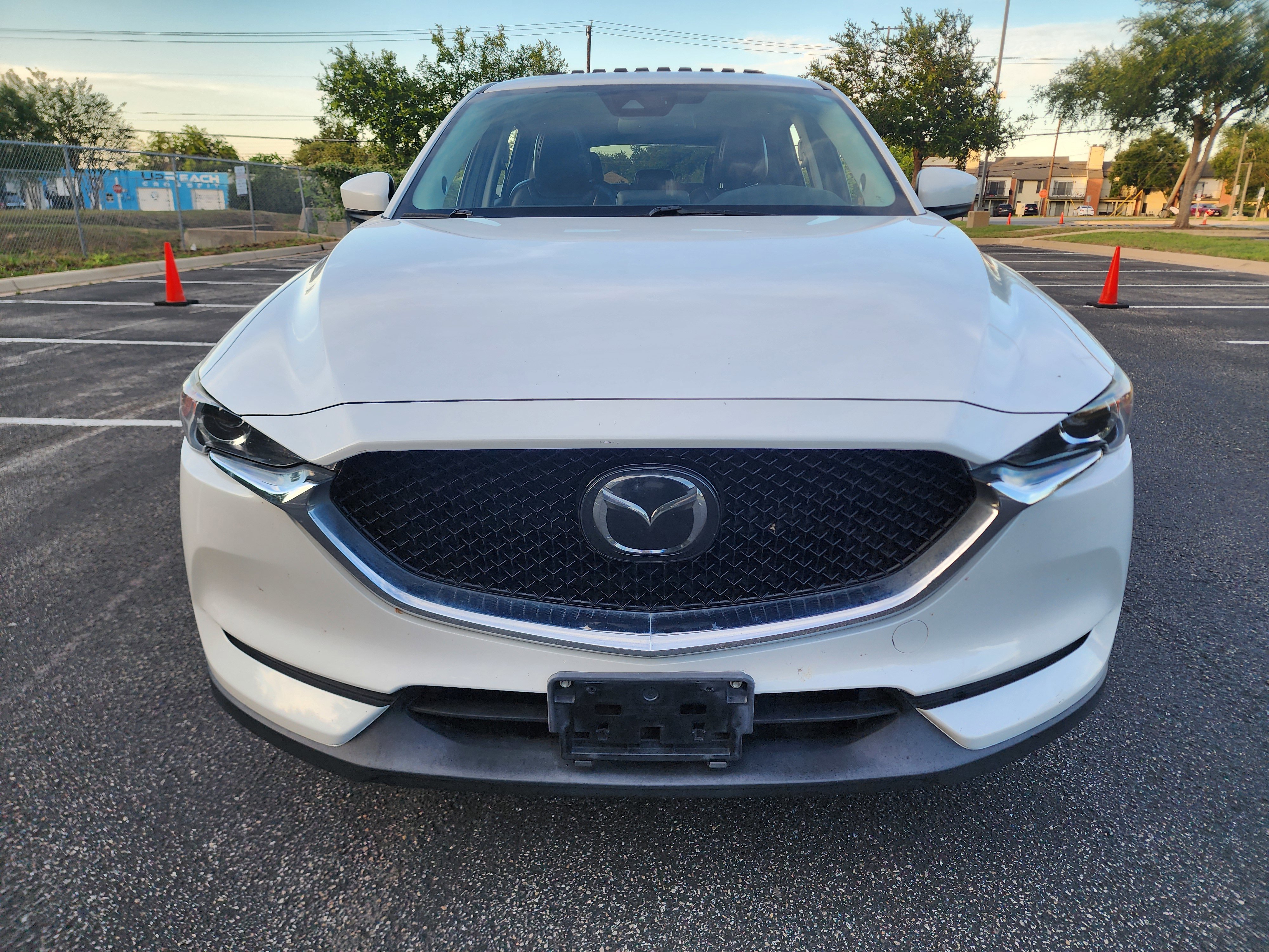 Used 2018 MAZDA CX-5 Touring w/ Preferred Equipment Package FWD image 2