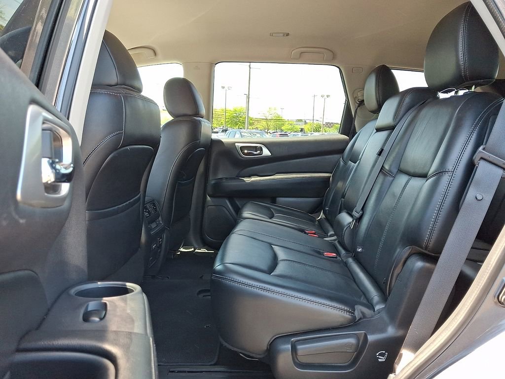 Used 2017 Nissan Pathfinder SL w/ SL Tech Package AWD/4WD image 11