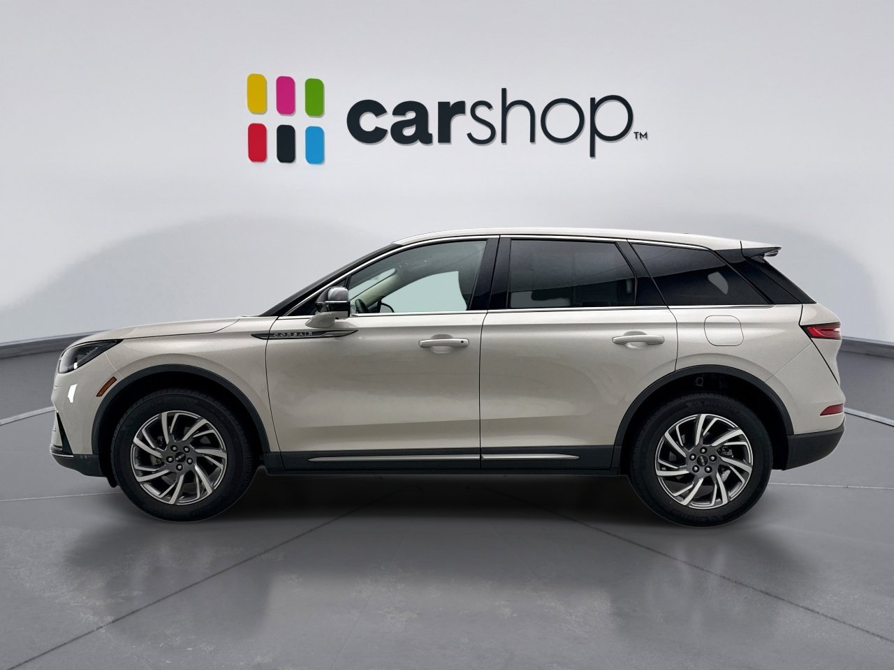Used 2024 Lincoln Corsair AWD w/ Equipment Group 101A image 2