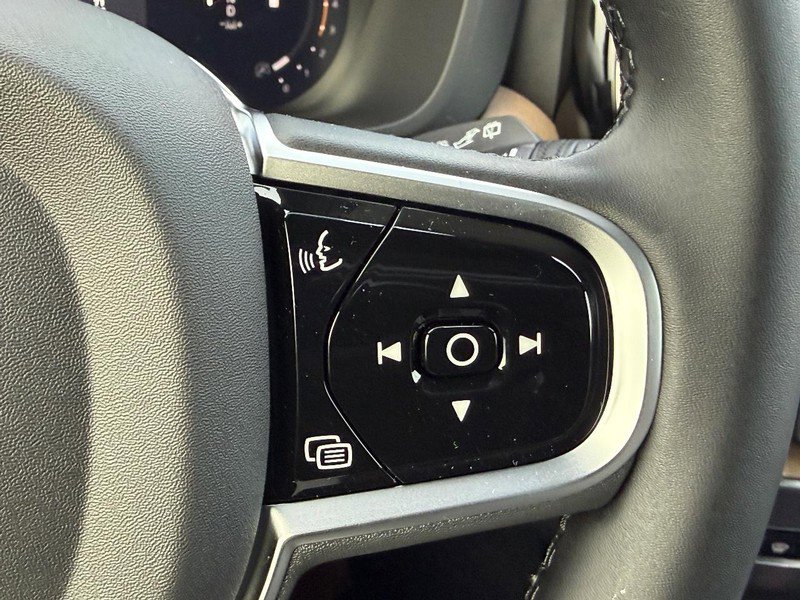 New 2026 Volvo XC60 B5 Plus w/ Climate Package image 13