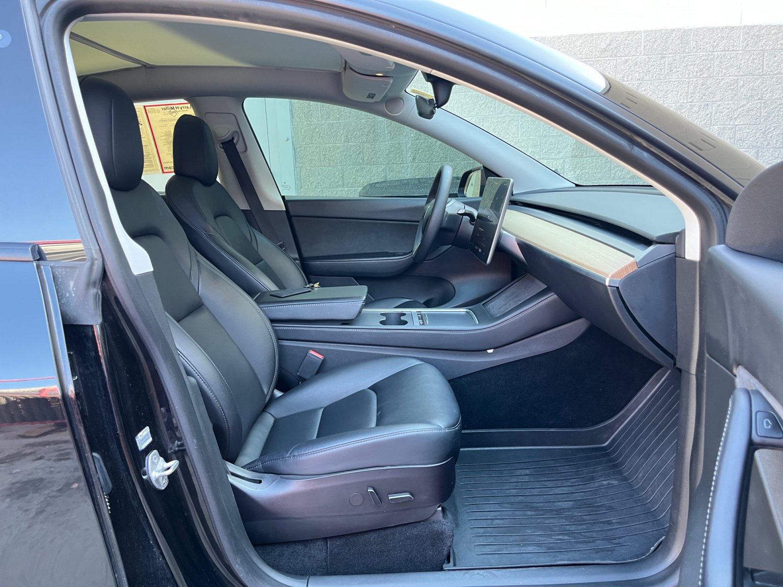 Used 2022 Tesla Model Y Long Range AWD/4WD image 27