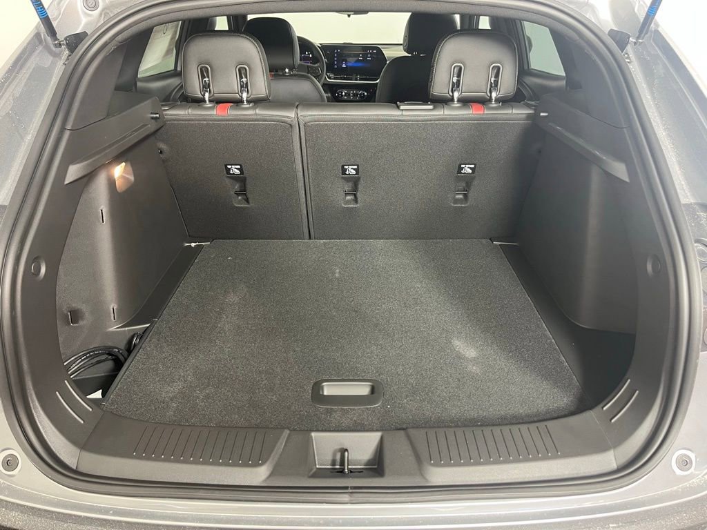 New 2026 Chevrolet Trax RS w/ Sunroof Package FWD image 29