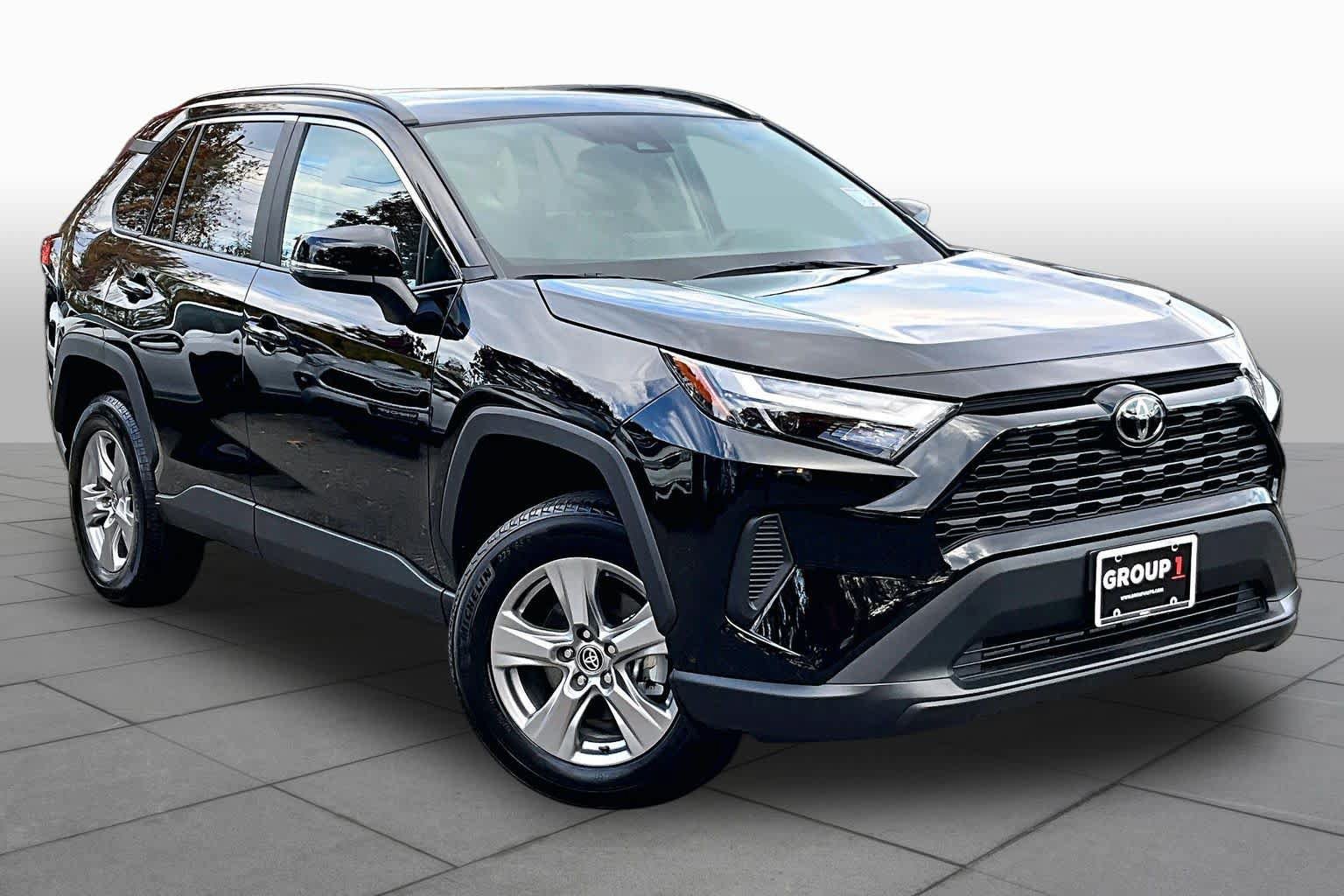 Used 2025 Toyota RAV4 XLE w/ Convenience Package AWD/4WD image 3