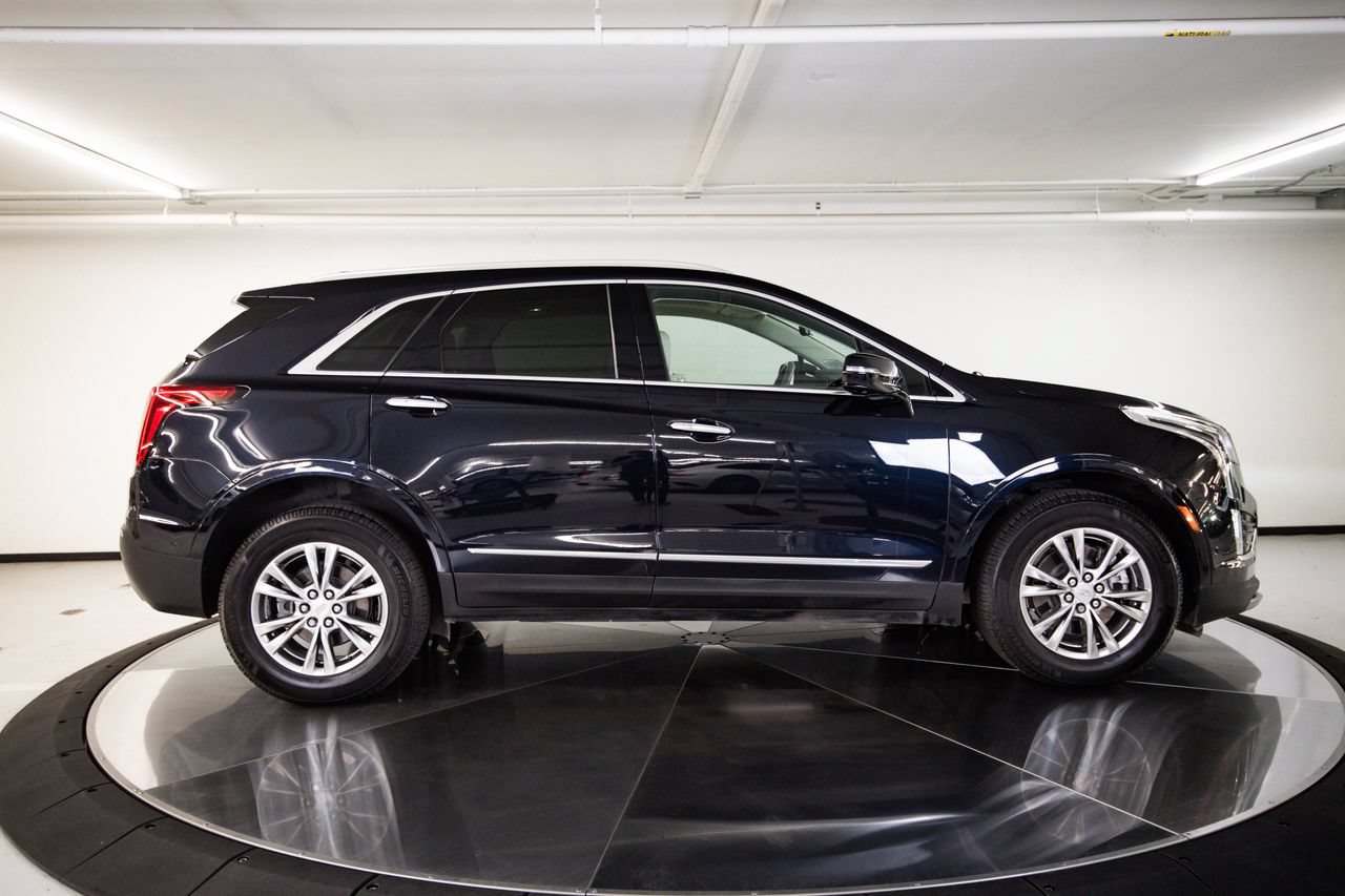 Used 2022 Cadillac XT5 Premium Luxury w/ Technology Package FWD image 8