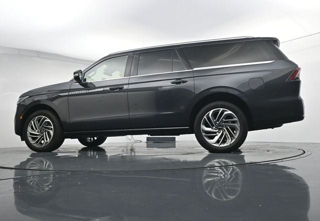 Used 2025 Lincoln Navigator L Reserve AWD/4WD image 36