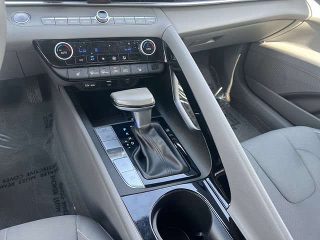 Certified 2025 Hyundai Elantra SEL FWD image 26