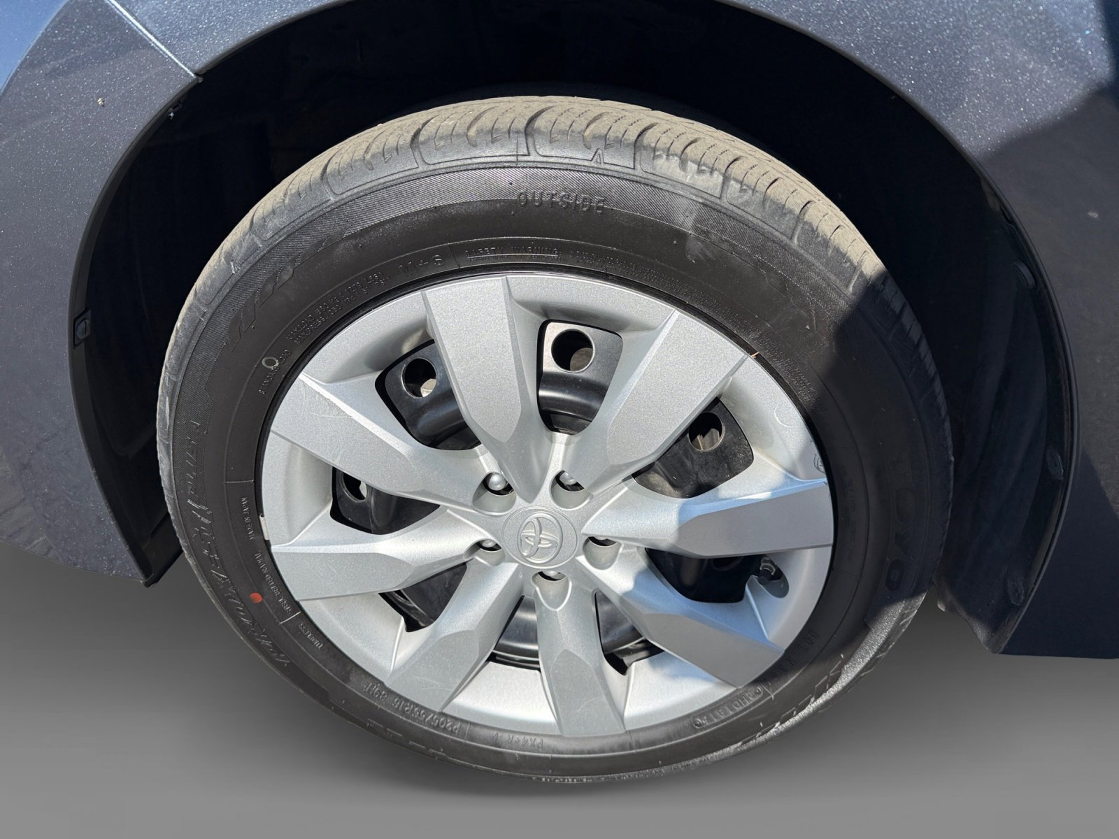 Used 2016 Toyota Corolla LE image 9