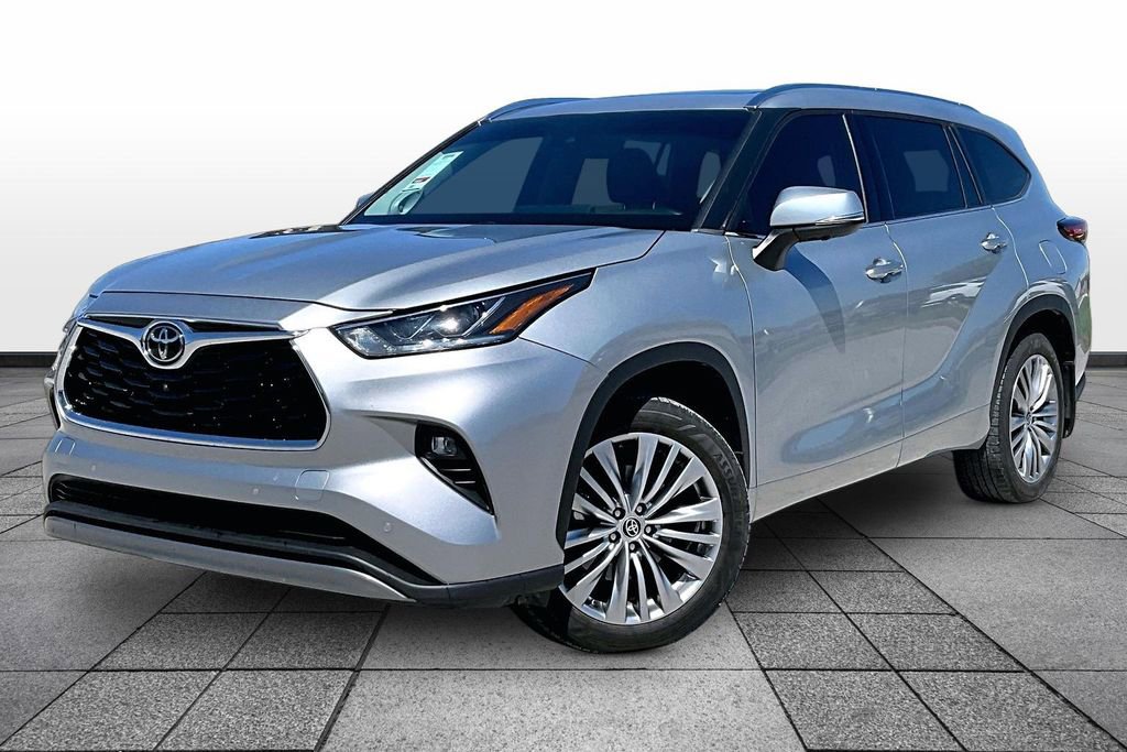 Used 2023 Toyota Highlander Platinum AWD/4WD image 1
