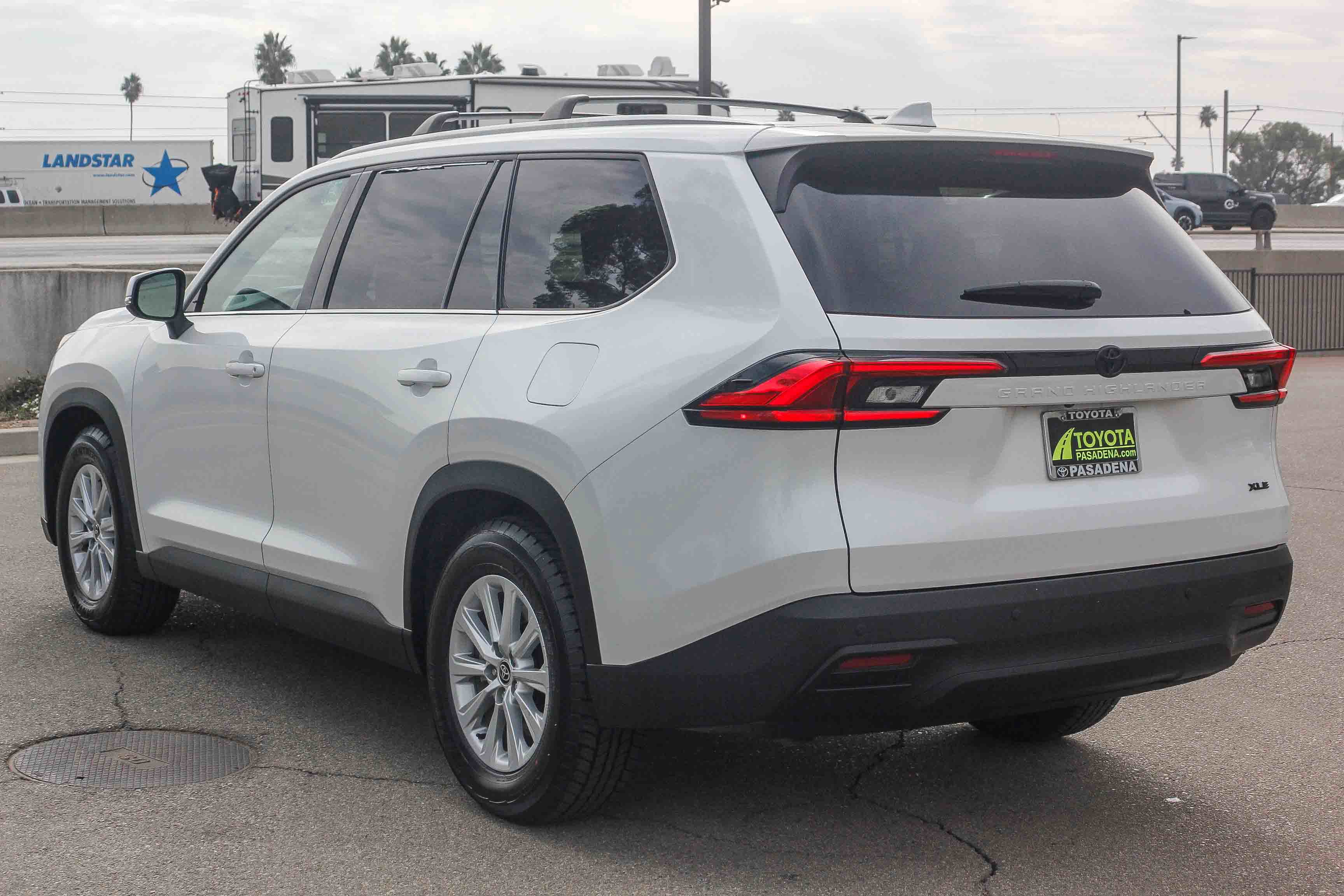 Used 2024 Toyota Grand Highlander XLE image 8