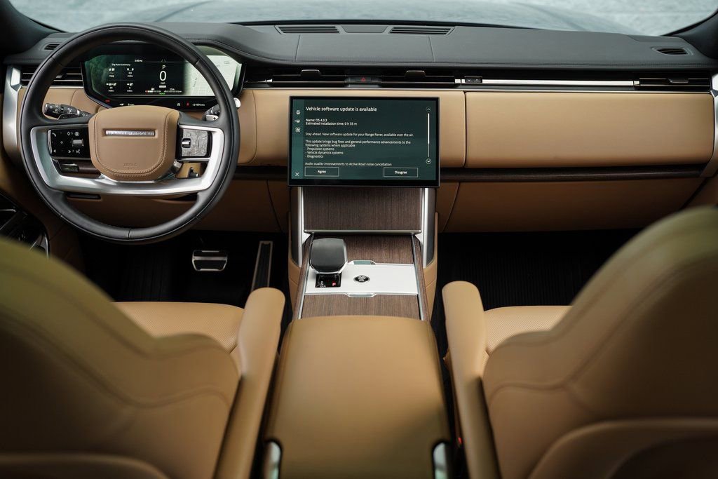 Used 2025 Land Rover Range Rover SE image 21