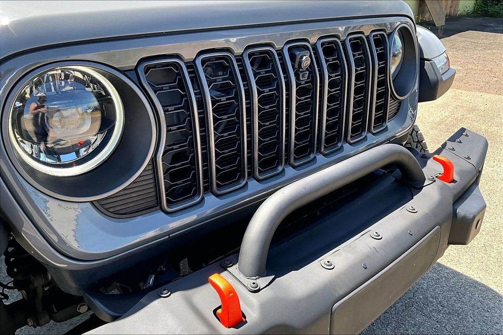 Used 2023 Jeep Gladiator Mojave w/ LED Lighting Group AWD/4WD image 31
