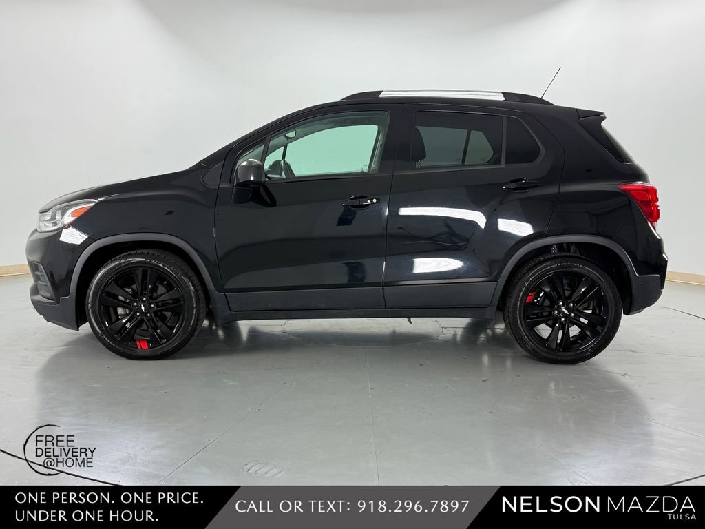 Used 2020 Chevrolet Trax LT w/ Redline Edition image 9