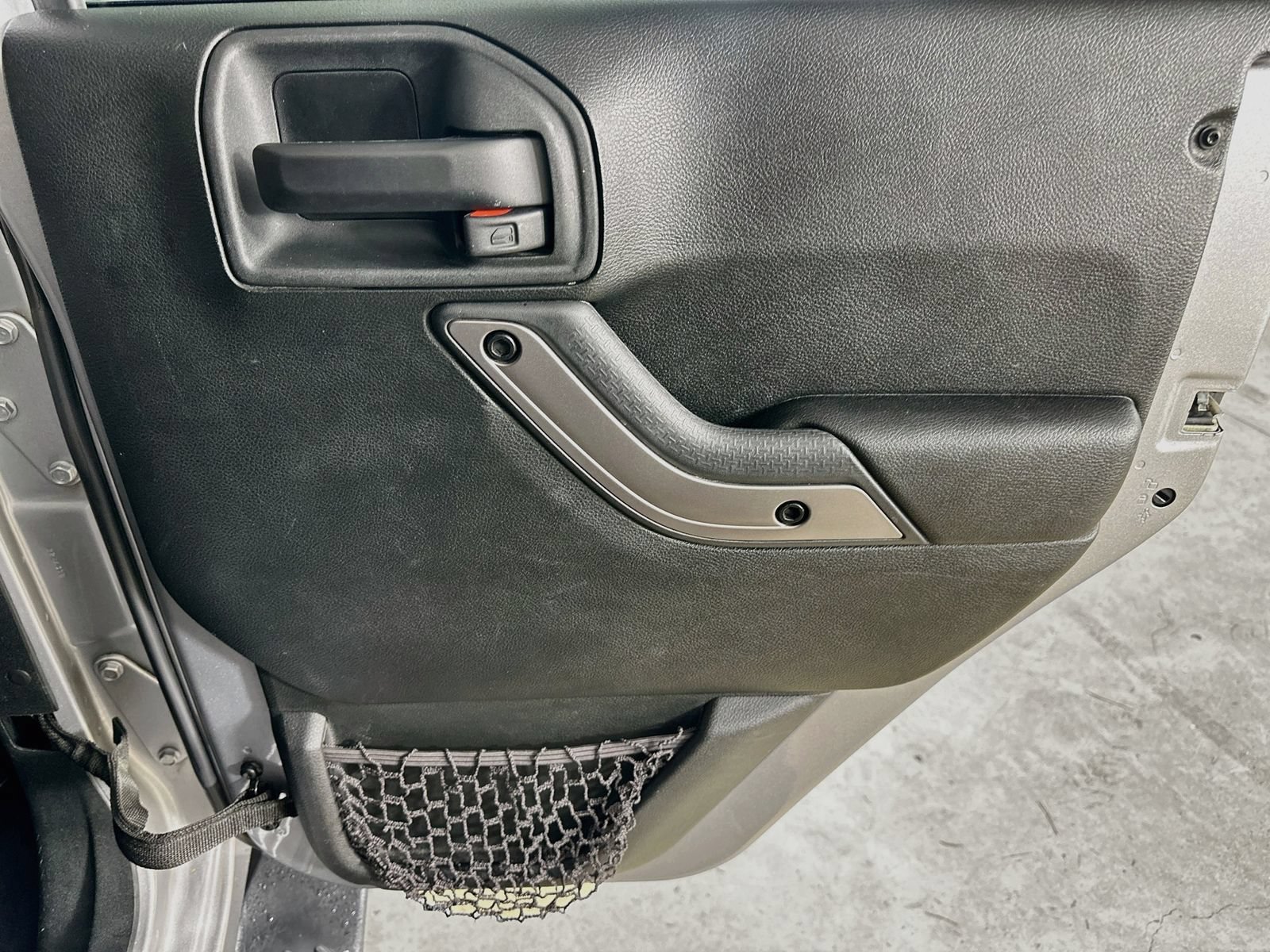 Used 2018 Jeep Wrangler Unlimited Sahara AWD/4WD image 36