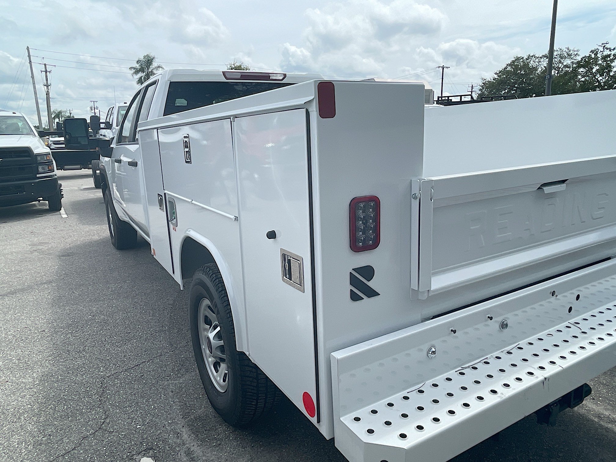 New 2024 GMC Sierra 3500 Pro w/ Convenience Package RWD image 3