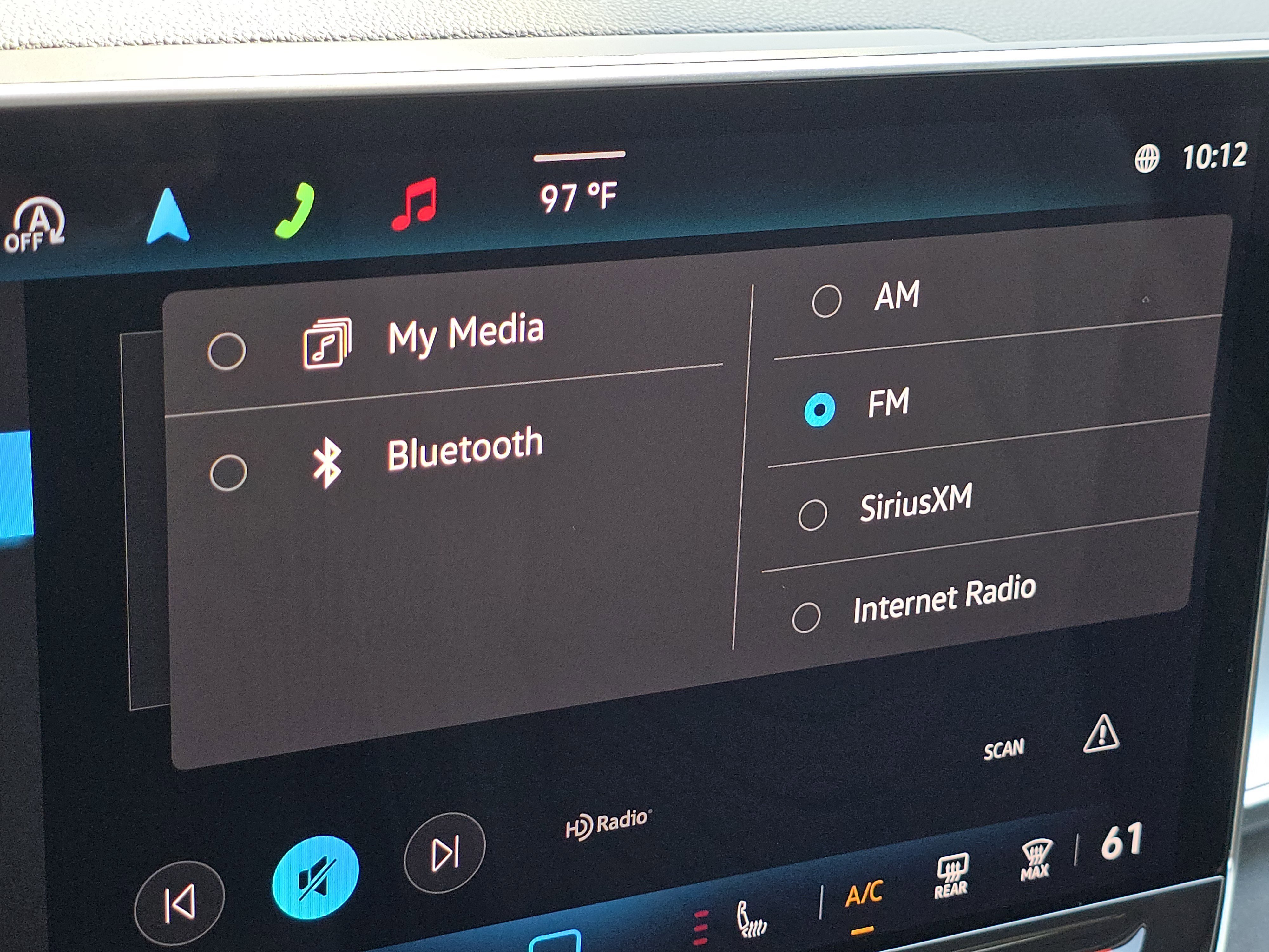 New 2025 Volkswagen Tiguan SE image 24