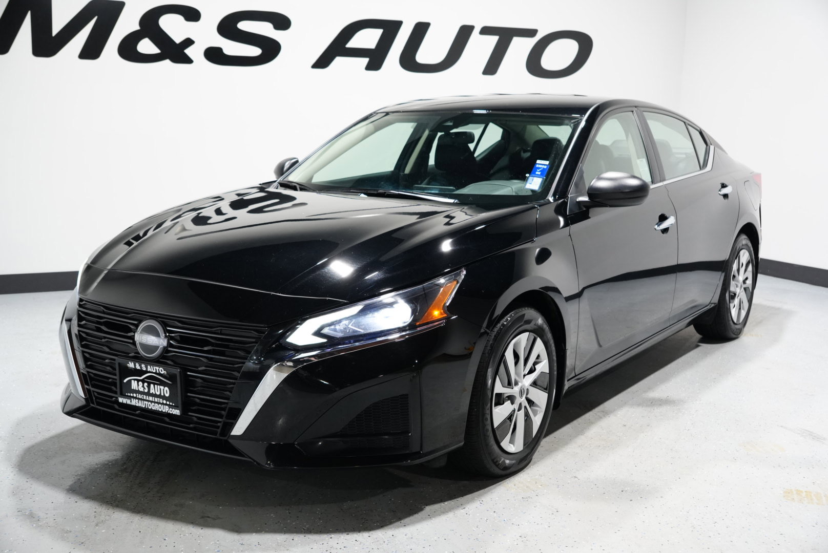 Used 2024 Nissan Altima 2.5 S image 3