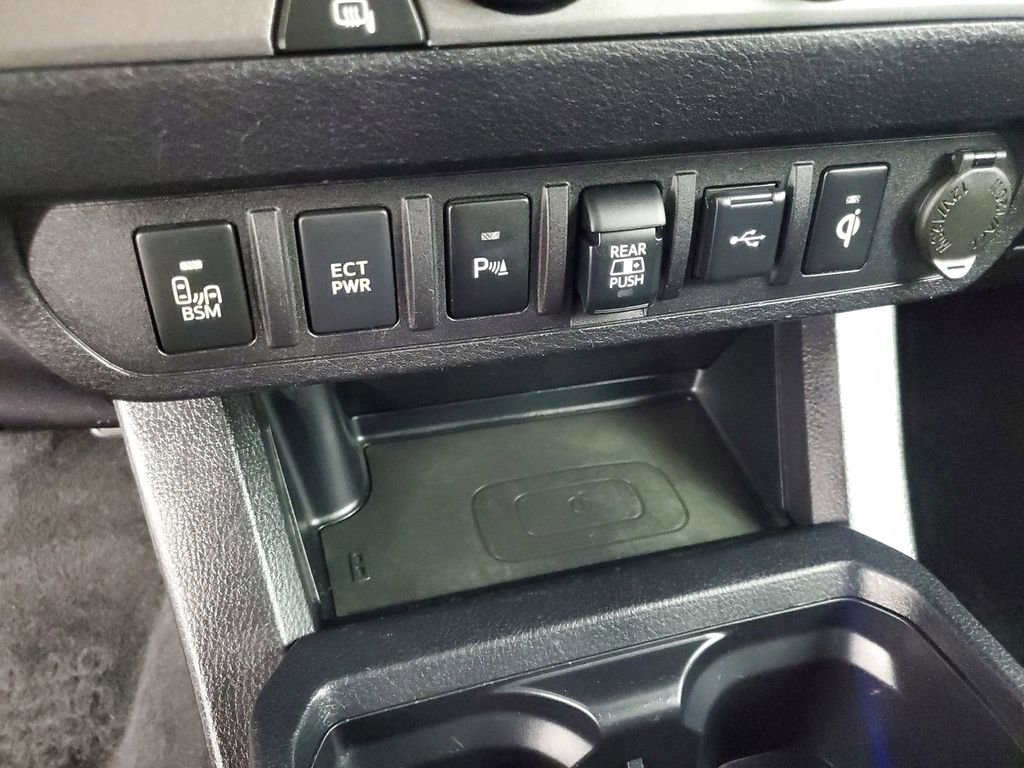 Used 2021 Toyota Tacoma TRD Sport w/ Technology Package image 19