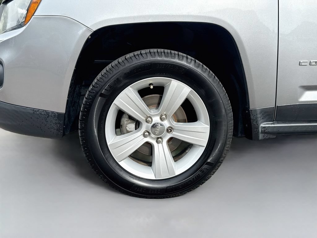 Used 2014 Jeep Compass Latitude FWD image 31