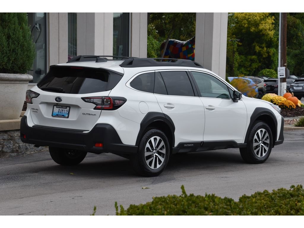 Certified 2025 Subaru Outback Premium image 4