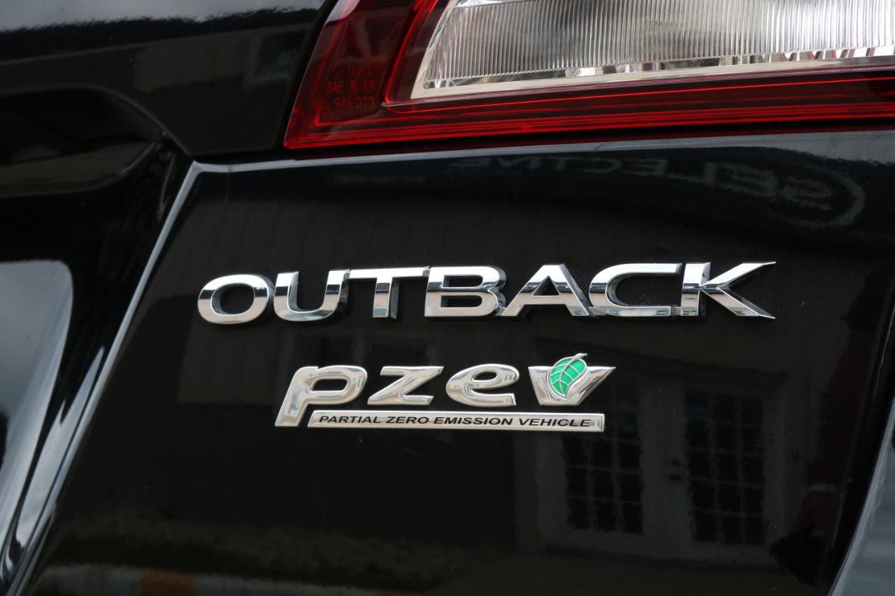 Used 2016 Subaru Outback 2.5i Limited AWD/4WD image 14