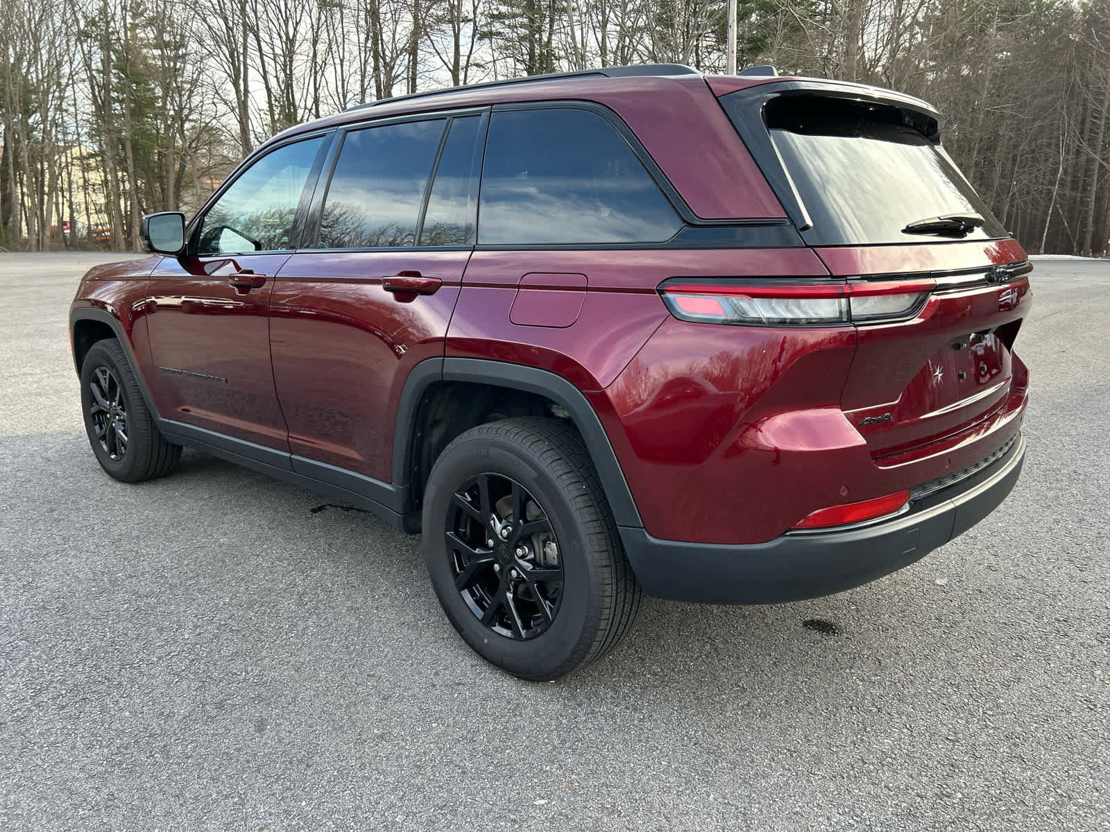 Used 2025 Jeep Grand Cherokee 4WD image 6