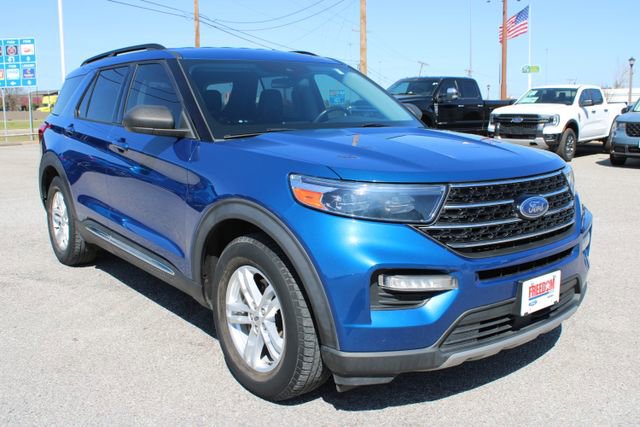Used 2020 Ford Explorer XLT w/ Equipment Group 202A image 3