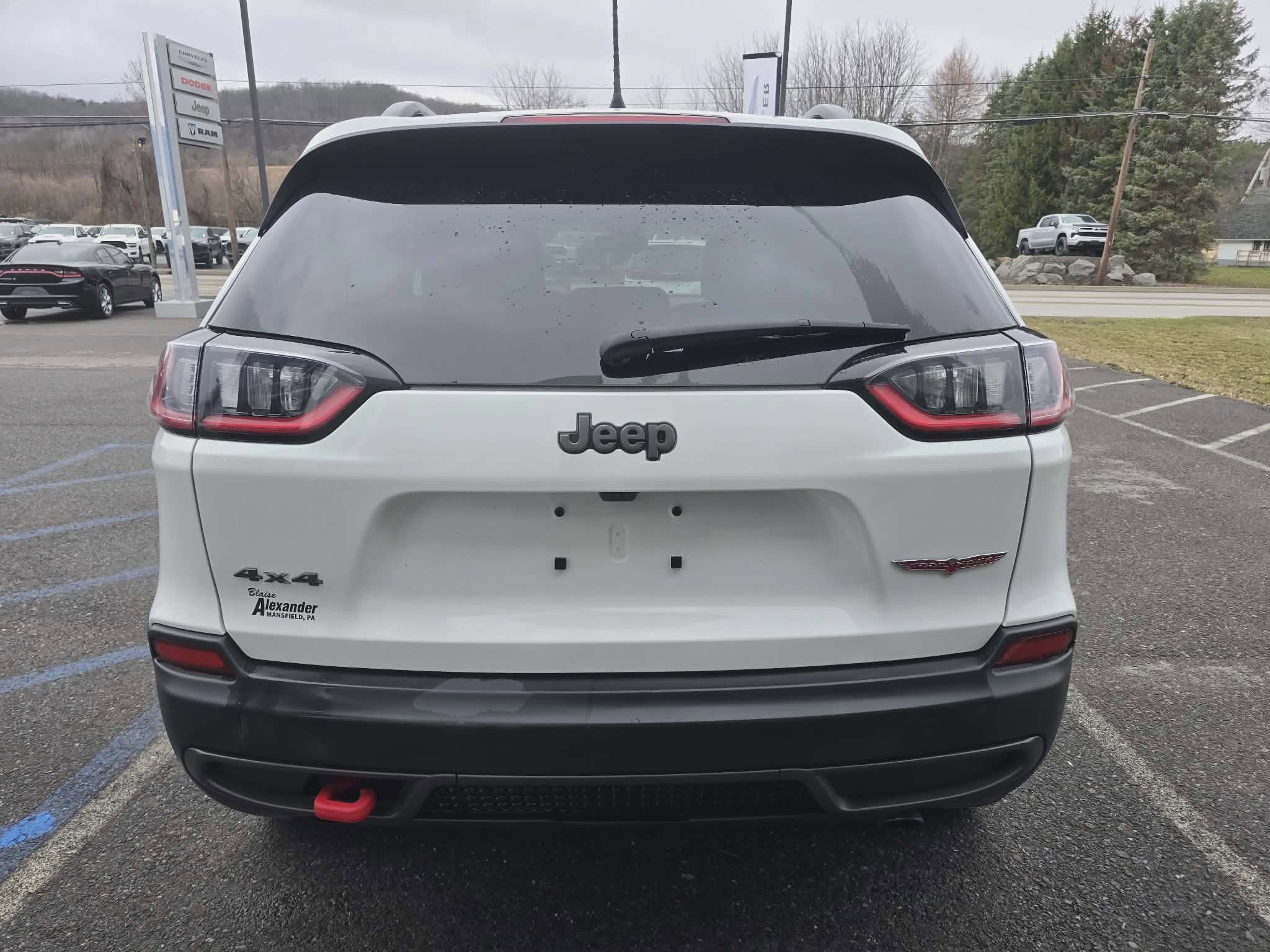 Used 2022 Jeep Cherokee Trailhawk w/ Premium Leather Package AWD/4WD image 4