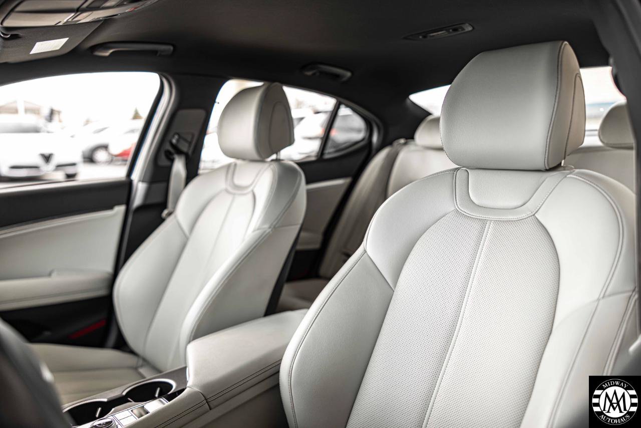 Used 2025 Genesis G70 2.5T RWD image 7