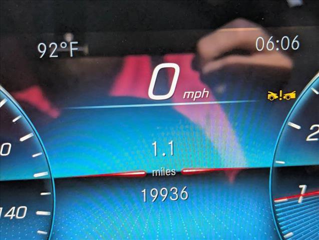 Used 2023 Mercedes-Benz E 350 4MATIC Sedan image 3