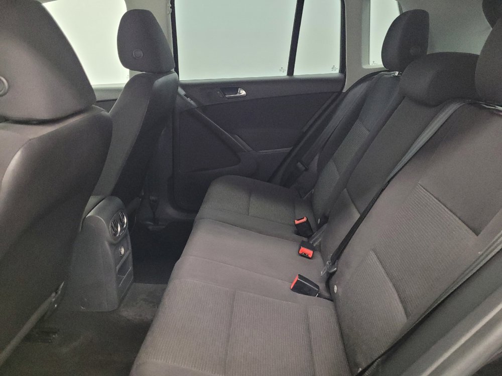 Used 2017 Volkswagen Tiguan Limited w/ Premium Package FWD image 18