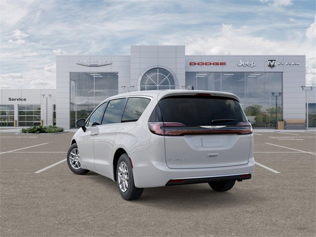 New 2026 Chrysler Pacifica Select image 3