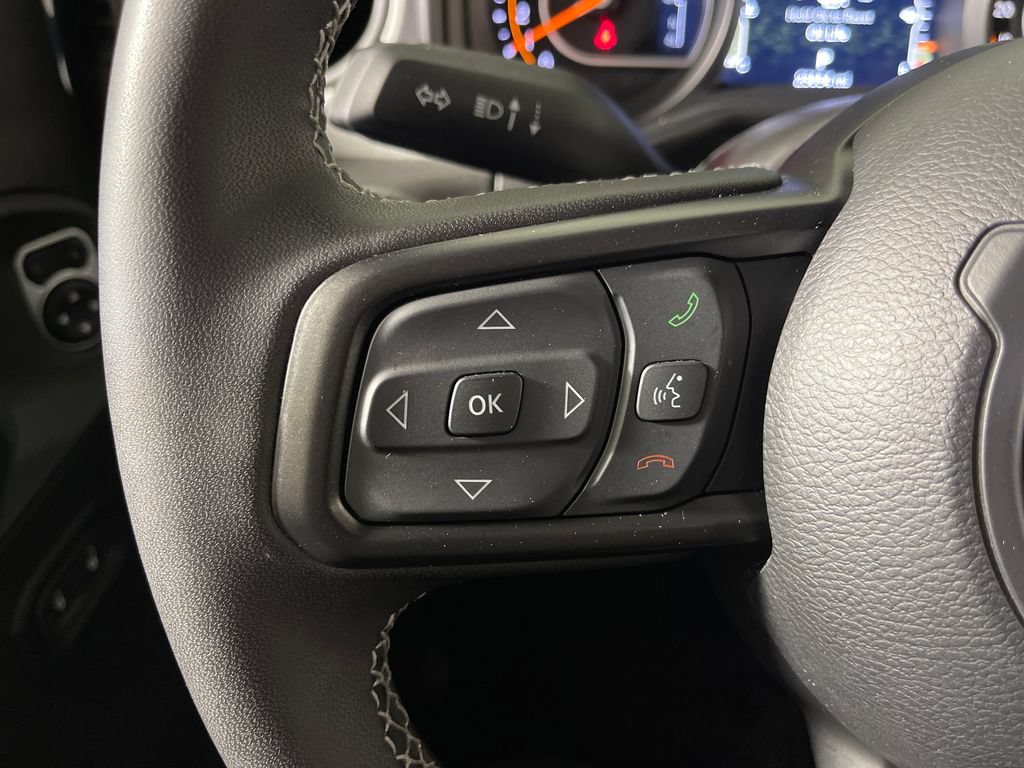 Used 2025 Jeep Wrangler Unlimited Sport AWD/4WD image 28