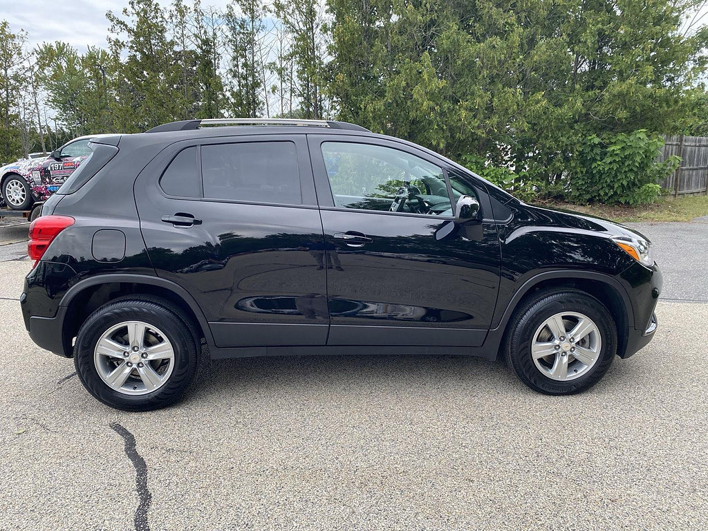 Certified 2022 Chevrolet Trax LT w/ LT Convenience Package AWD/4WD image 8