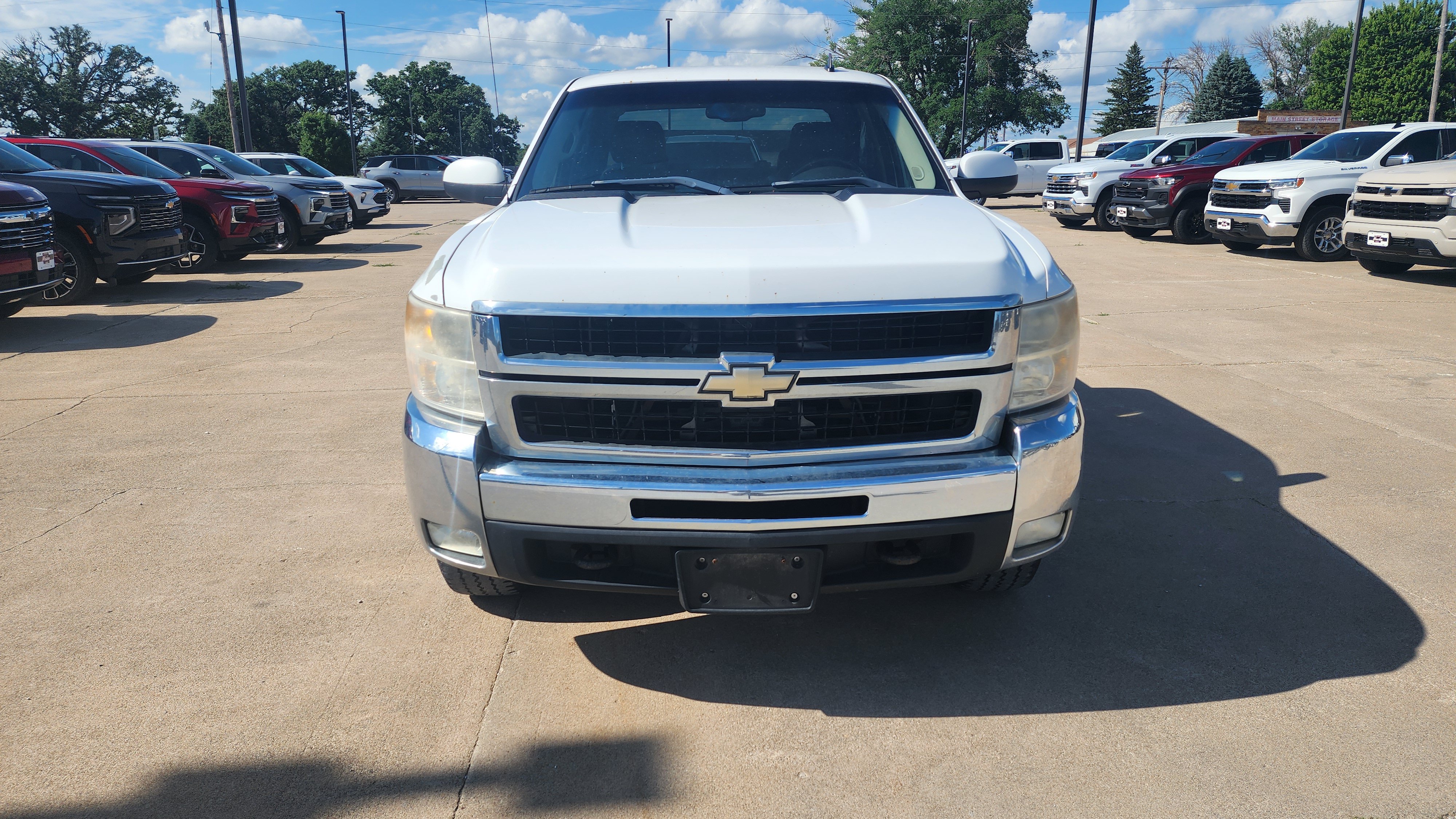 Used 2010 Chevrolet Silverado 2500 LTZ w/ LTZ Plus Package AWD/4WD image 2