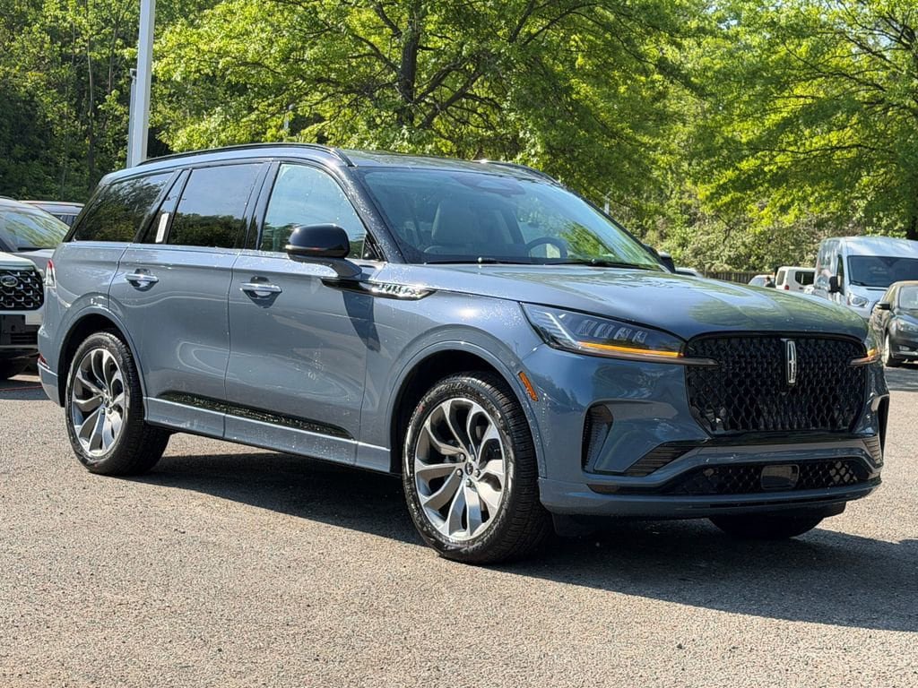 New 2026 Lincoln Aviator AWD w/ Jet Appearance Package