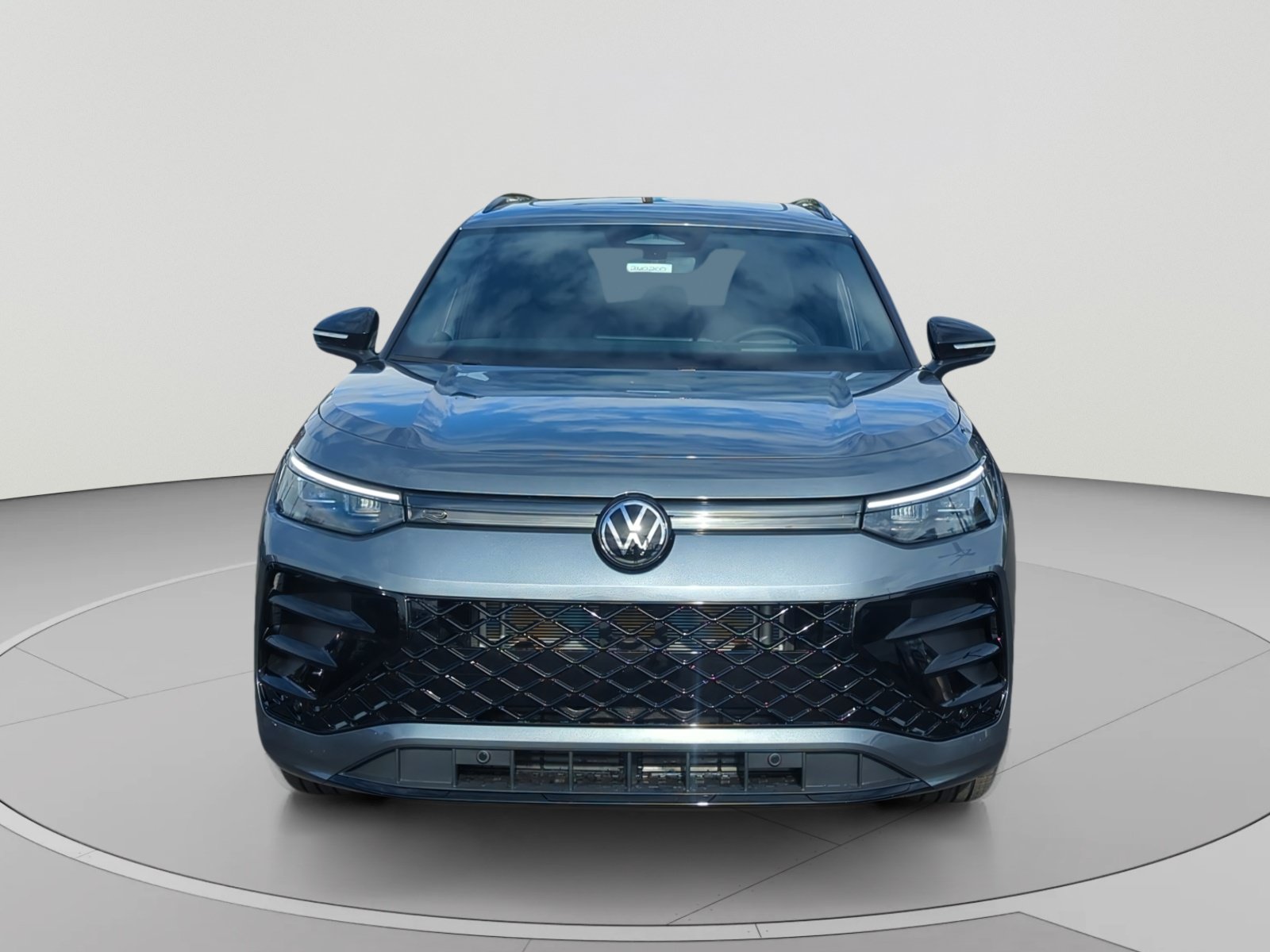 New 2026 Volkswagen Tiguan SE R-Line FWD image 8