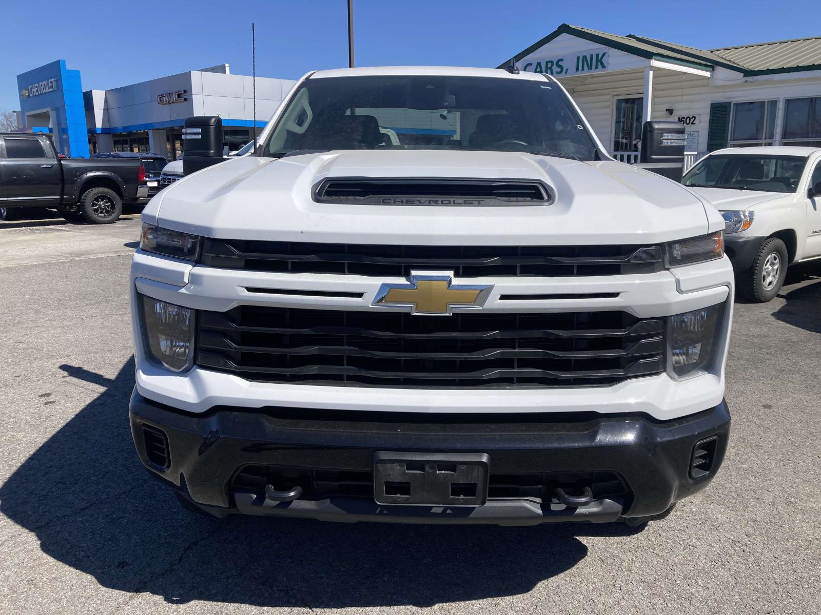 Used 2024 Chevrolet Silverado 2500 Custom w/ Custom Convenience Package image 6