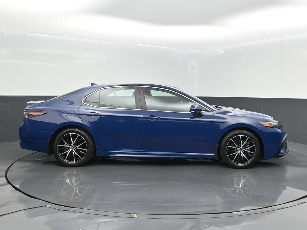 Used 2024 Toyota Camry SE w/ Convenience Package FWD image 5
