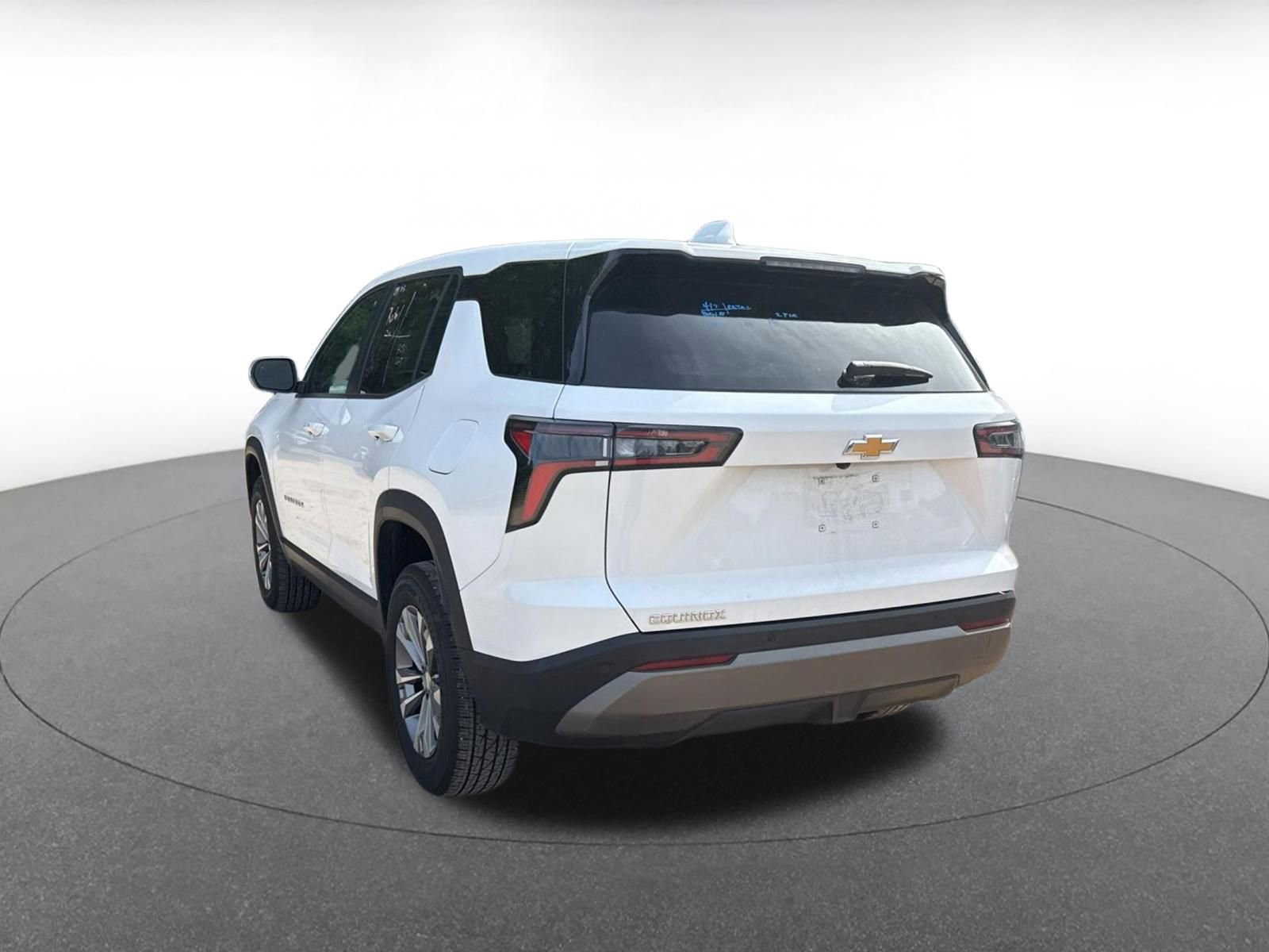 Used 2025 Chevrolet Equinox LT FWD image 12