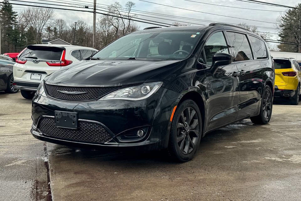 Used 2018 Chrysler Pacifica Touring-L w/ Premium Audio Group image 7