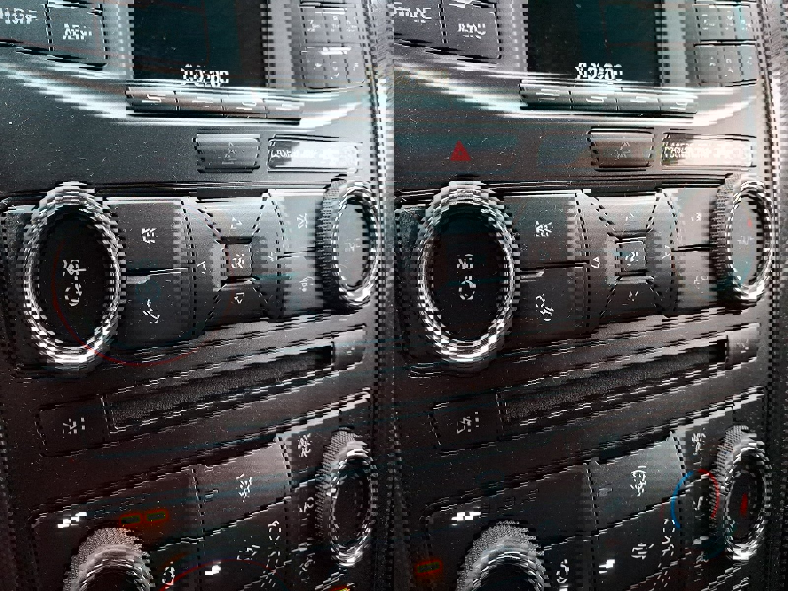 Used 2017 Ford Explorer XLT image 16