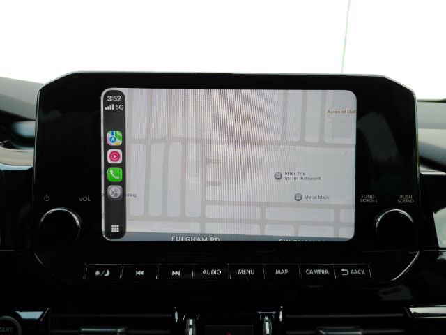 Used 2022 Nissan Pathfinder SL w/ SL Black Package image 11